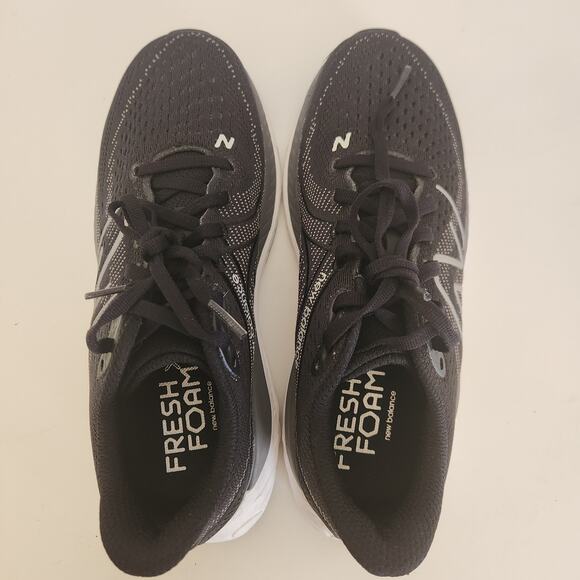 New Balance Women's W860V13 Running Shoe, Black/White/Castlerock, 7 - Picture 6 of 8